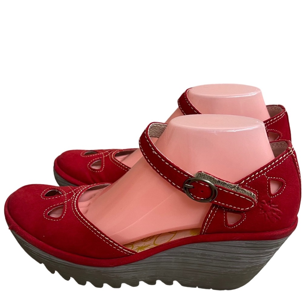 Fly London tuna lipstick red Suede  Wedge Sandals Cutout Floral  Womens 40/9-9.5